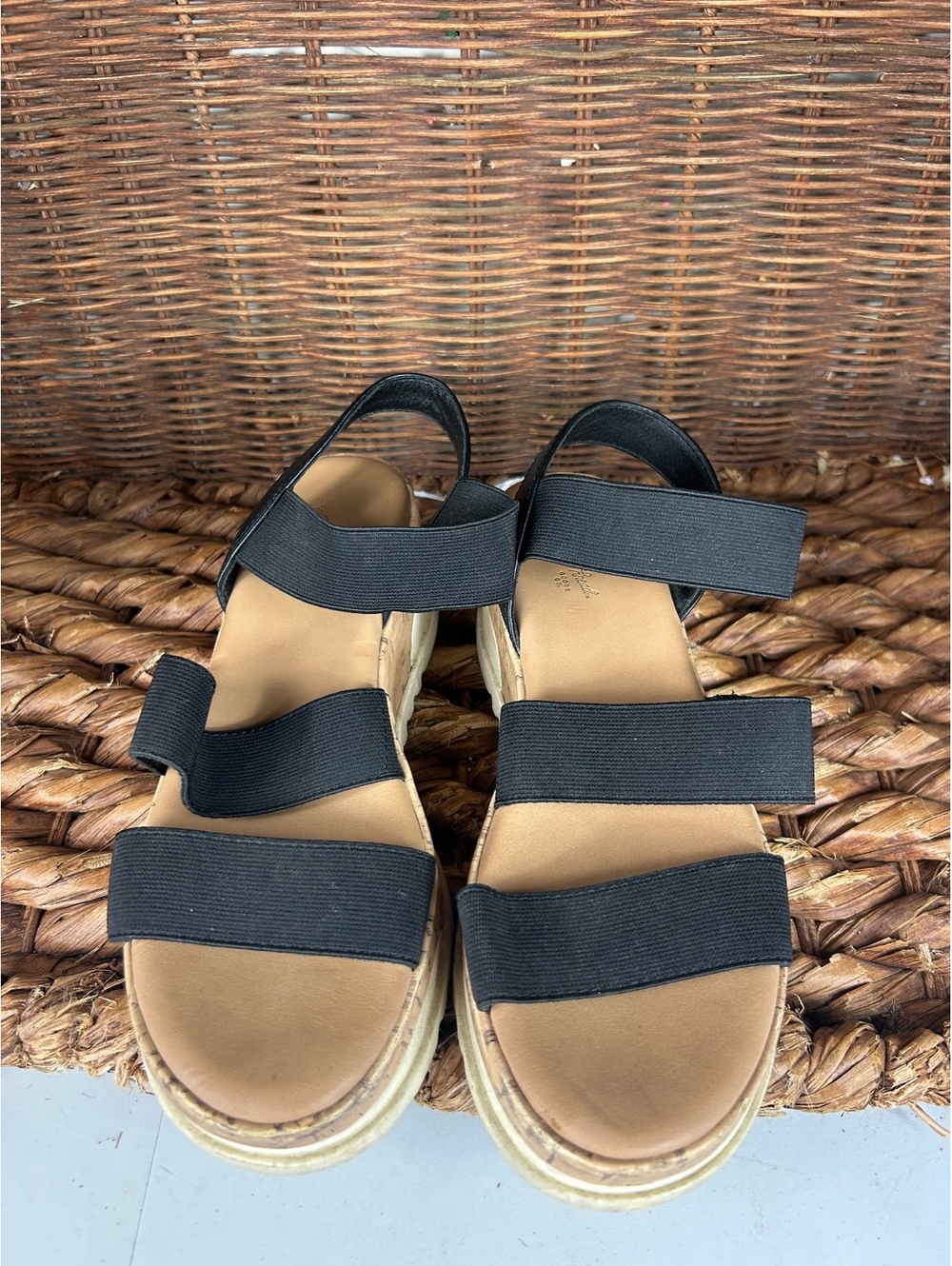 Universal Thread black platform sandals